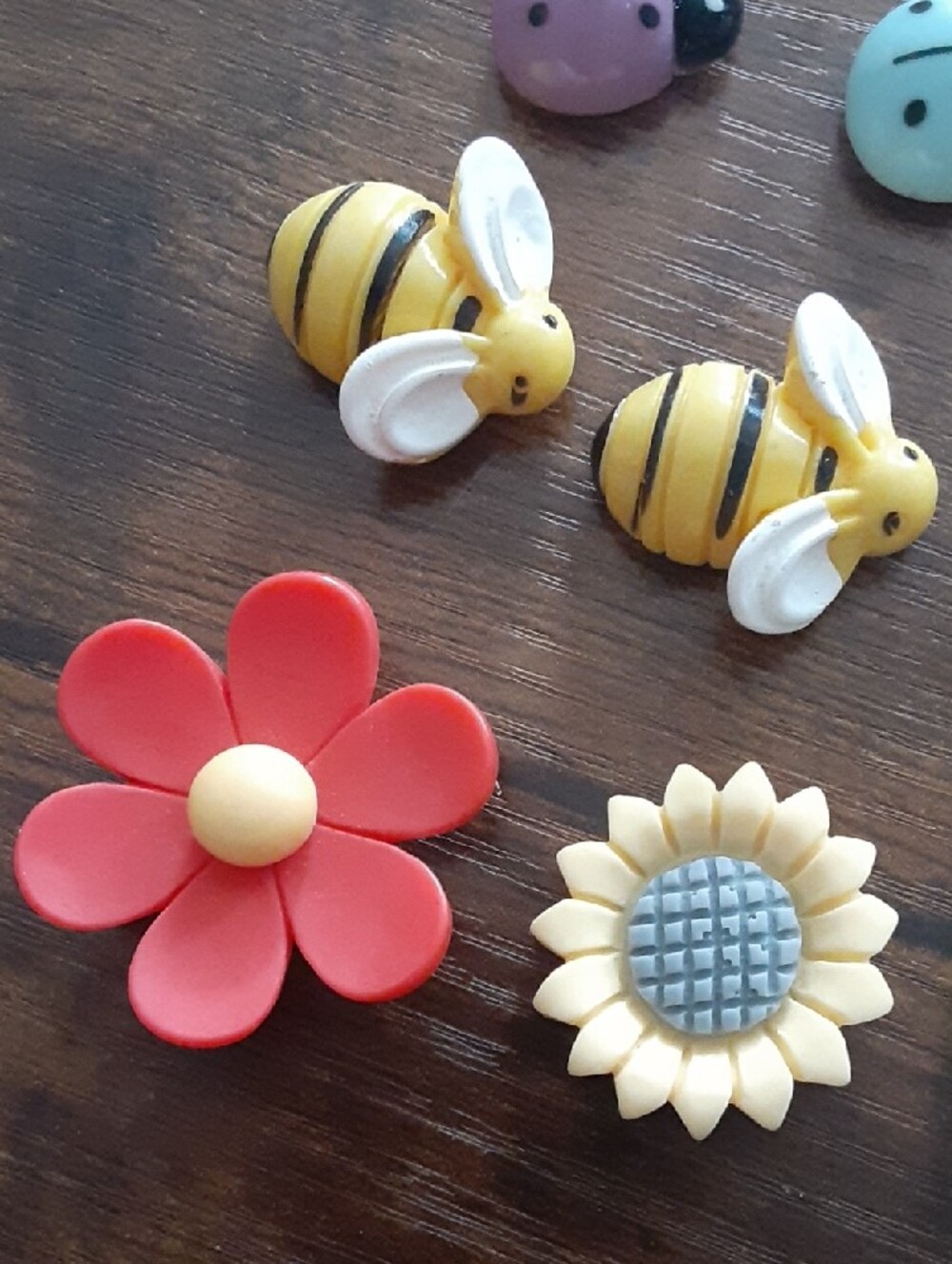 Bees, Ladybugs & Flowers Magnets - Picture 4 of 5